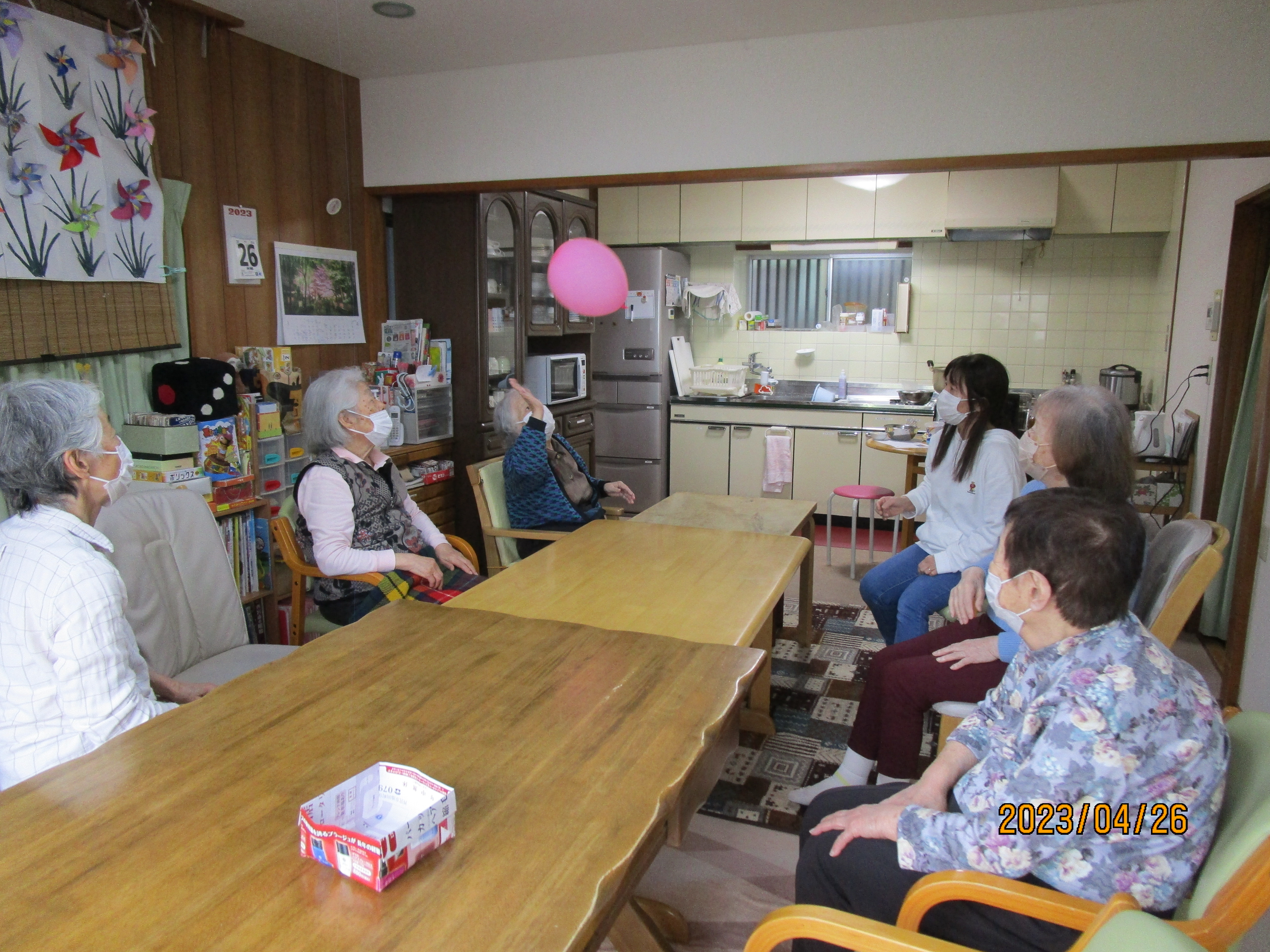 兵庫県西宮市柳本町のデイサービスこんぺい灯。個性を尊重し、ご利用者が自身でやりたいことや好きなことを楽しみながら行える地域密着型通所介護施設(小規模デイサービス)です。求人募集も行っています。