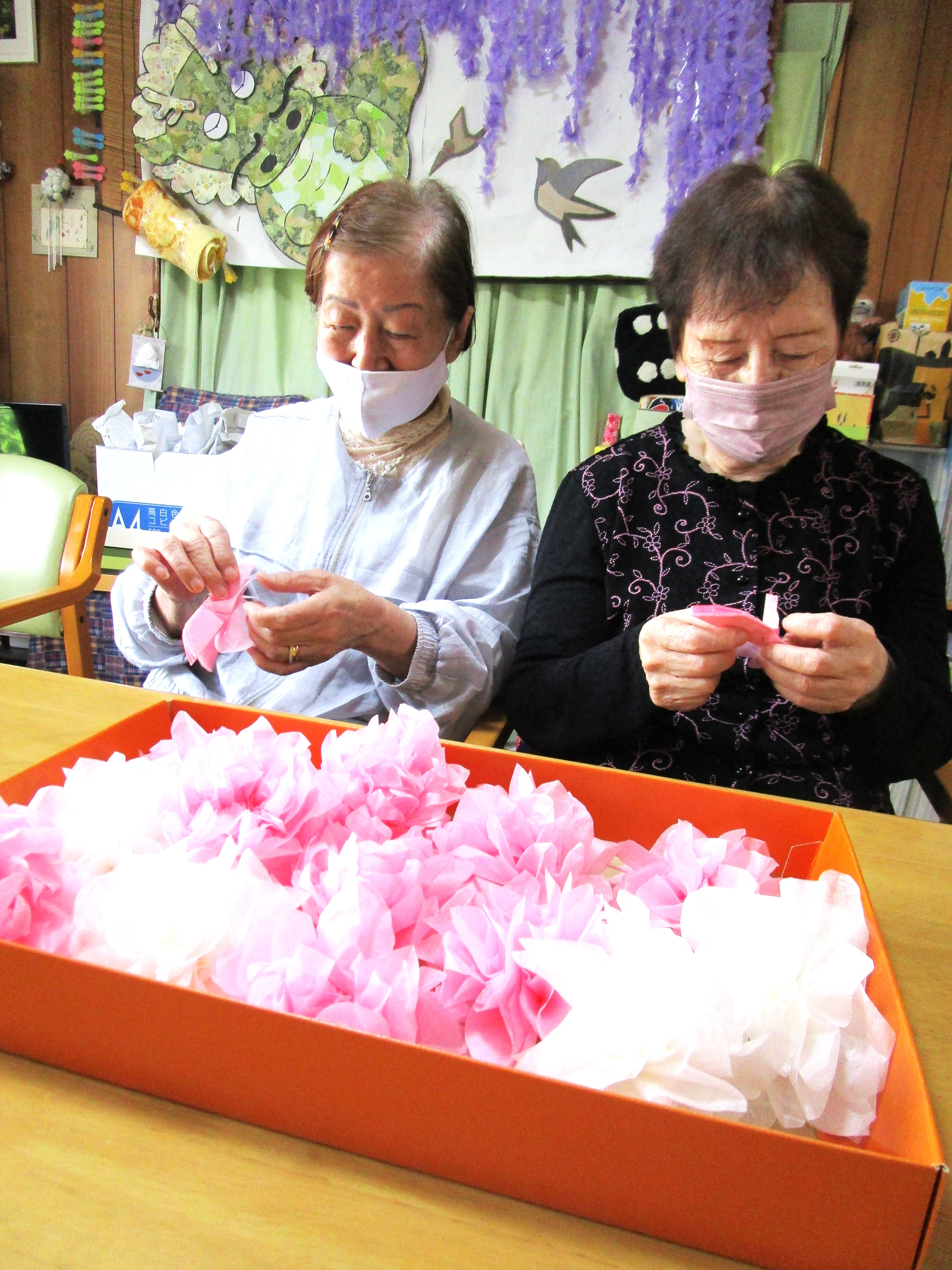 兵庫県西宮市柳本町のデイサービスこんぺい灯。個性を尊重し、ご利用者が自身でやりたいことや好きなことを楽しみながら行える地域密着型通所介護施設(小規模デイサービス)です。求人募集も行っています。